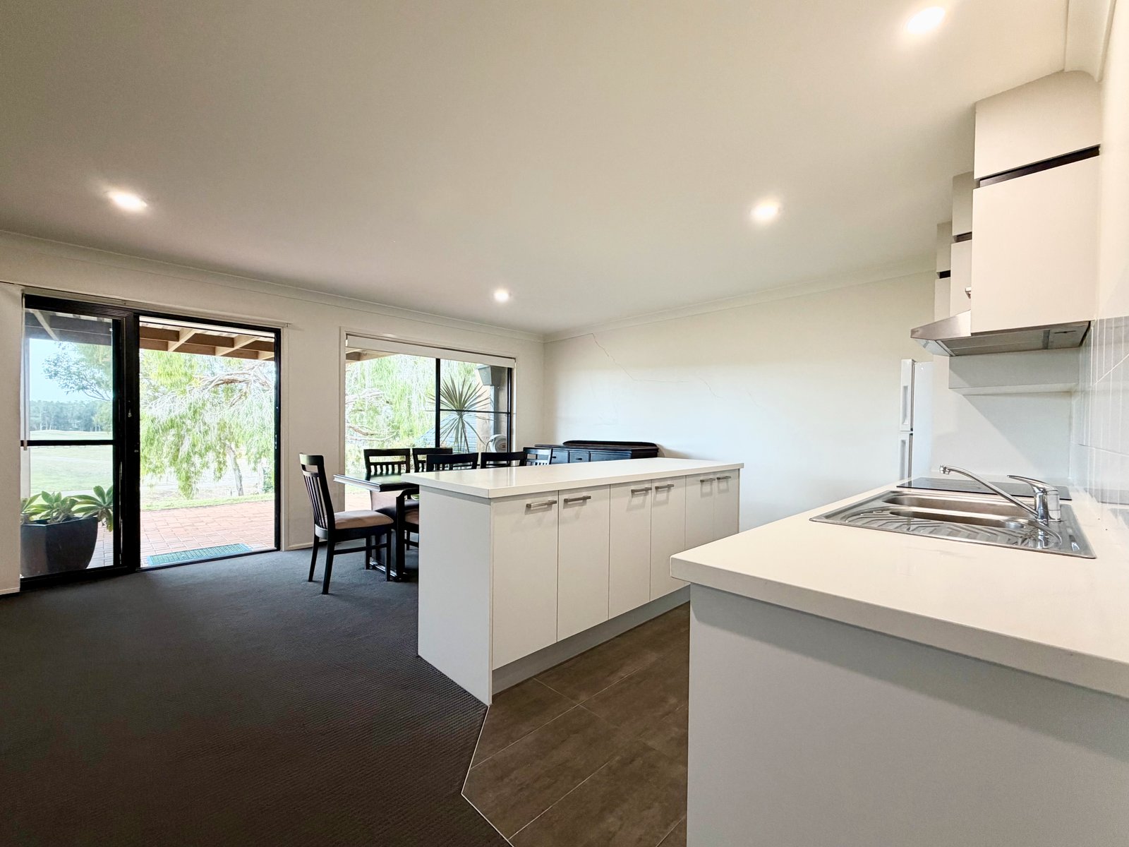 122/31 Horizons Drive SALAMANDER BAY 2