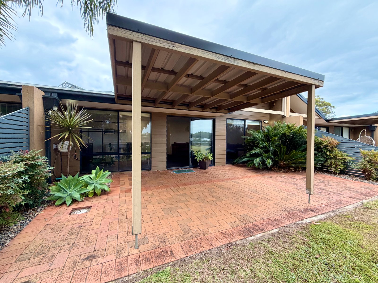 122/31 Horizons Drive SALAMANDER BAY 8