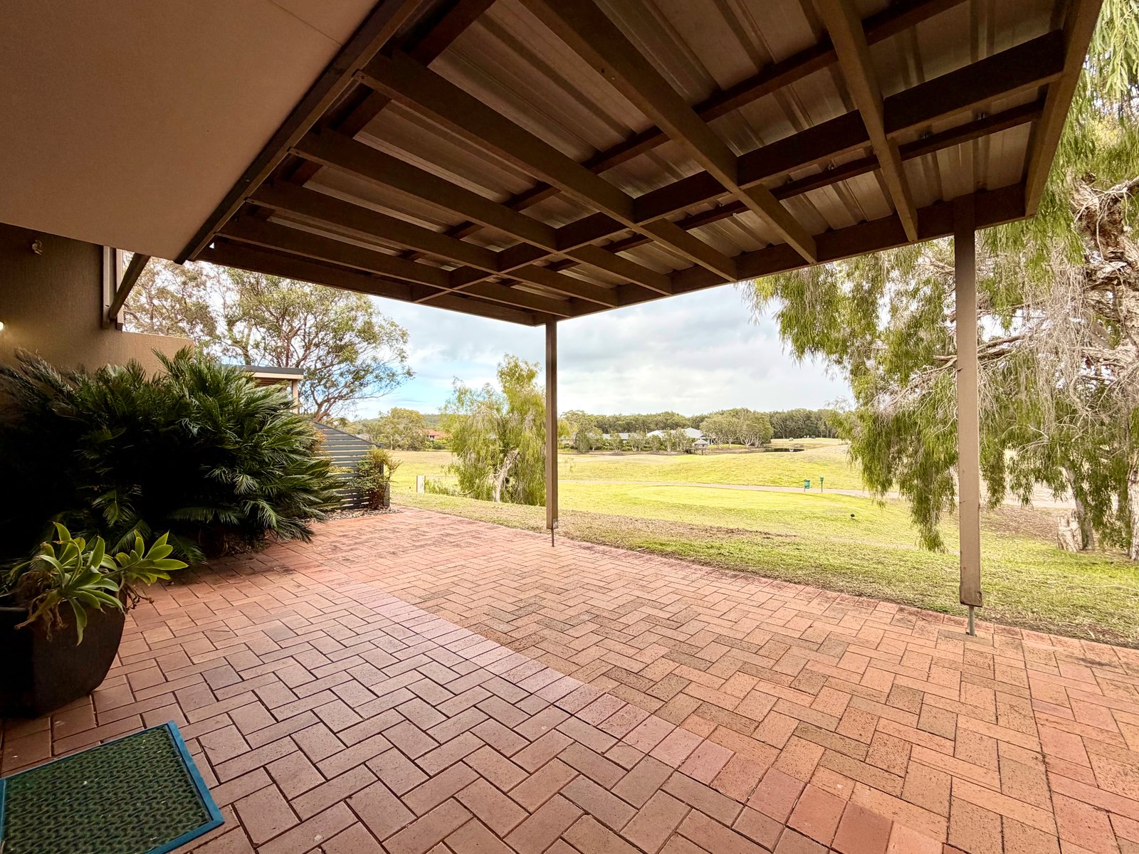 122/31 Horizons Drive SALAMANDER BAY 9