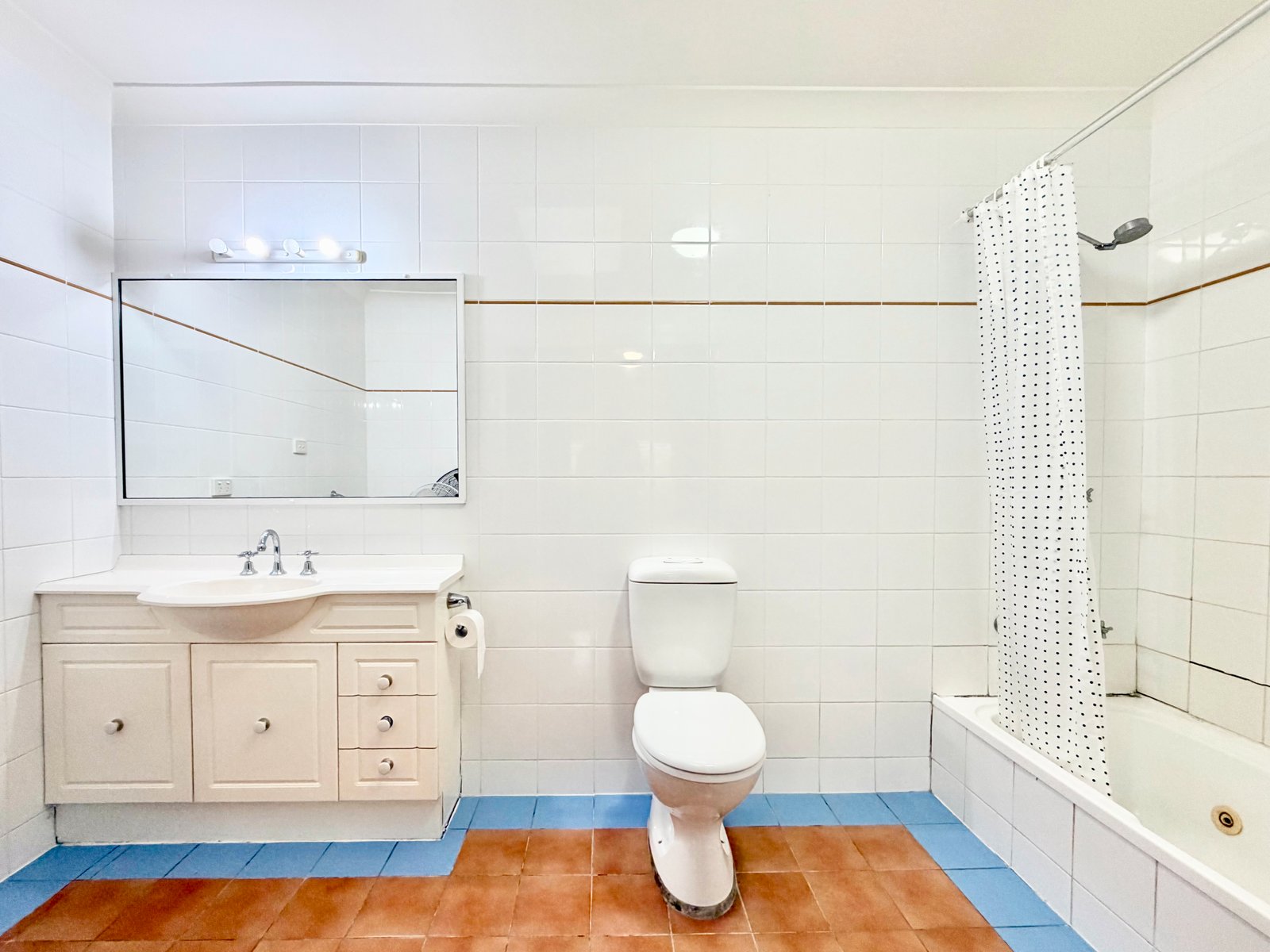 122/31 Horizons Drive SALAMANDER BAY 13