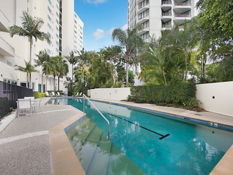 122/326 Marine Parade LABRADOR 27