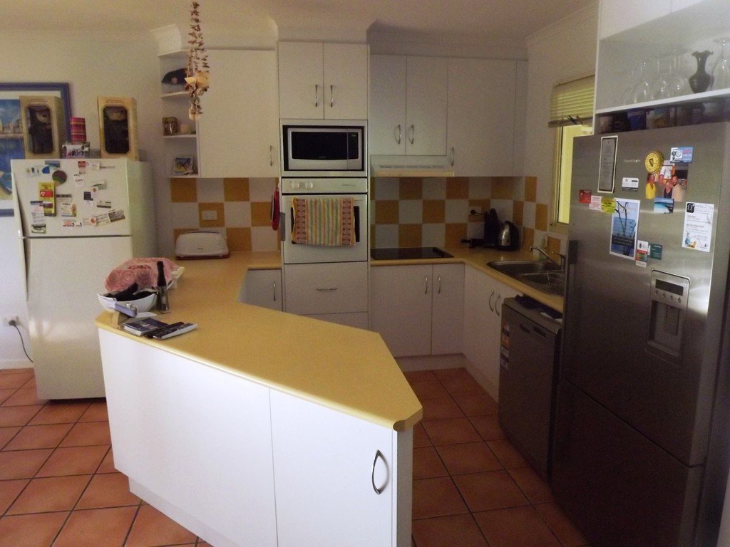 12/24 Beach Road CANNONVALE 3