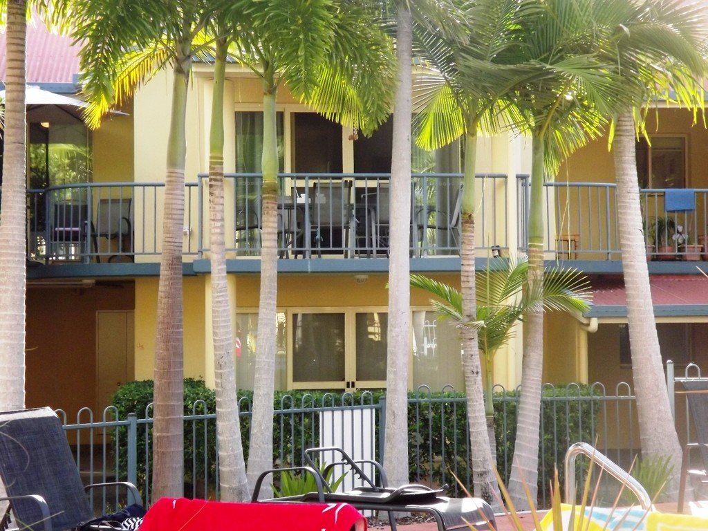12/24 Beach Road CANNONVALE 10