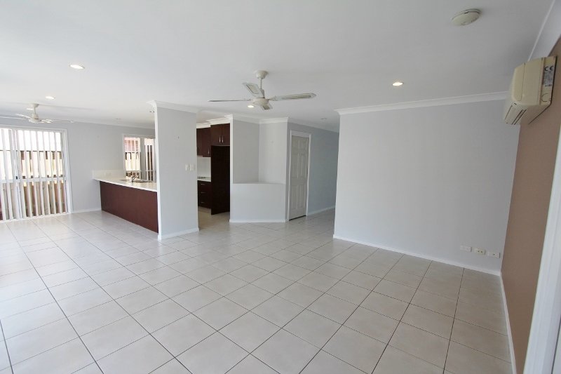 1/224 Billinghurst Cresccent  UPPER COOMERA 3