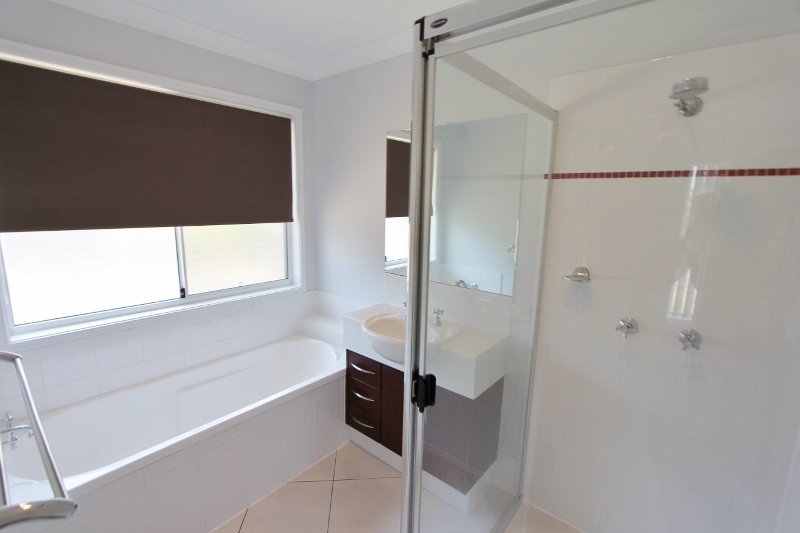 1/224 Billinghurst Cresccent  UPPER COOMERA 9