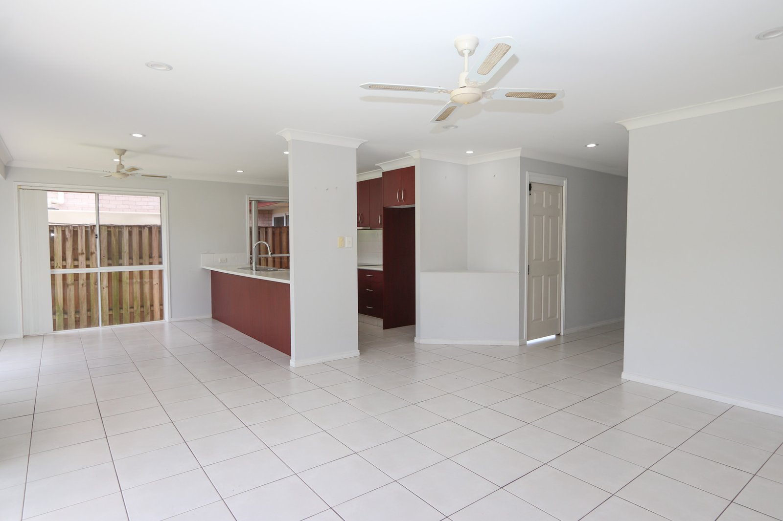 1/224 Billinghurst Crescent UPPER COOMERA 4