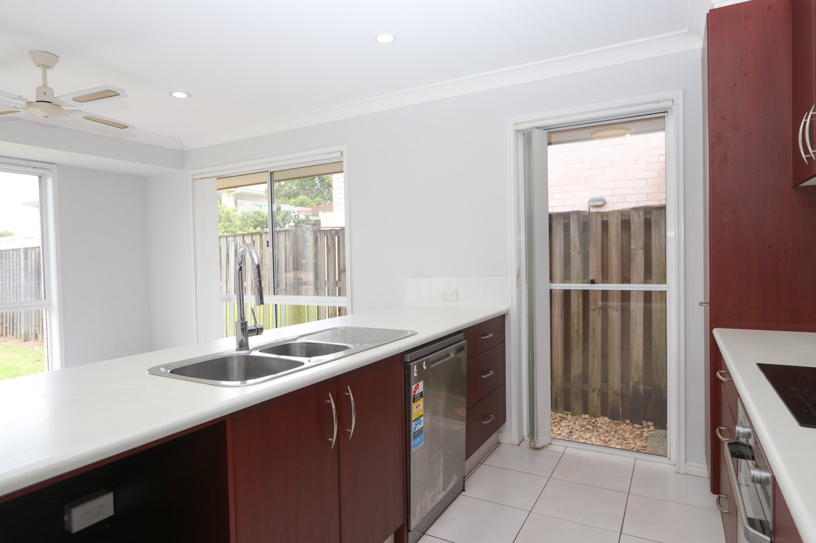 1/224 Billinghurst Crescent UPPER COOMERA 5