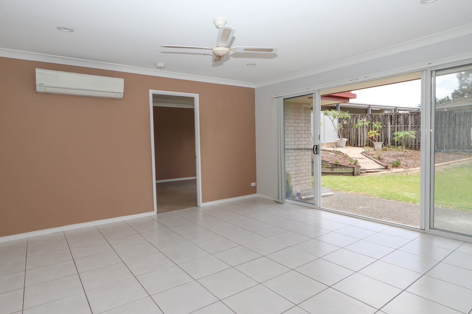1/224 Billinghurst Crescent UPPER COOMERA 9