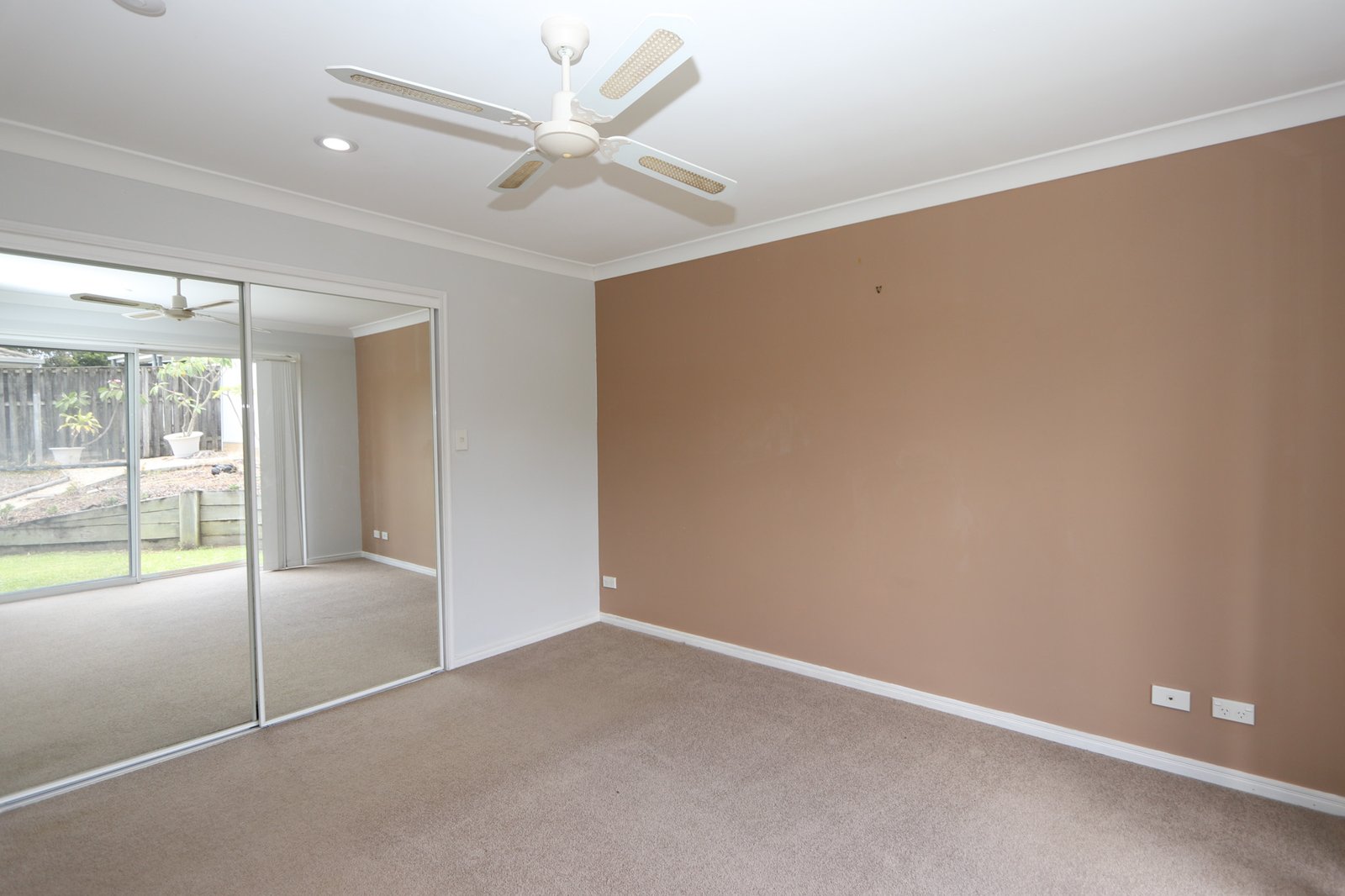 1/224 Billinghurst Crescent UPPER COOMERA 10