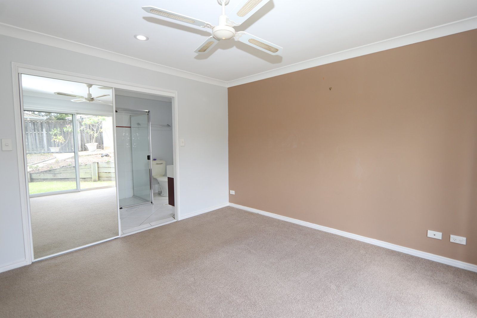 1/224 Billinghurst Crescent UPPER COOMERA 11