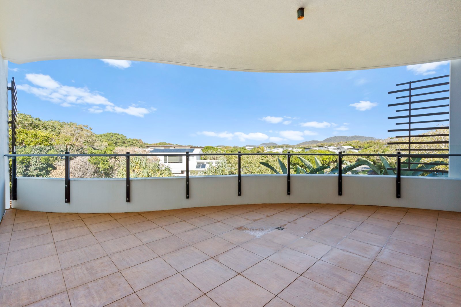 122/685 Casuarina Way CASUARINA 10