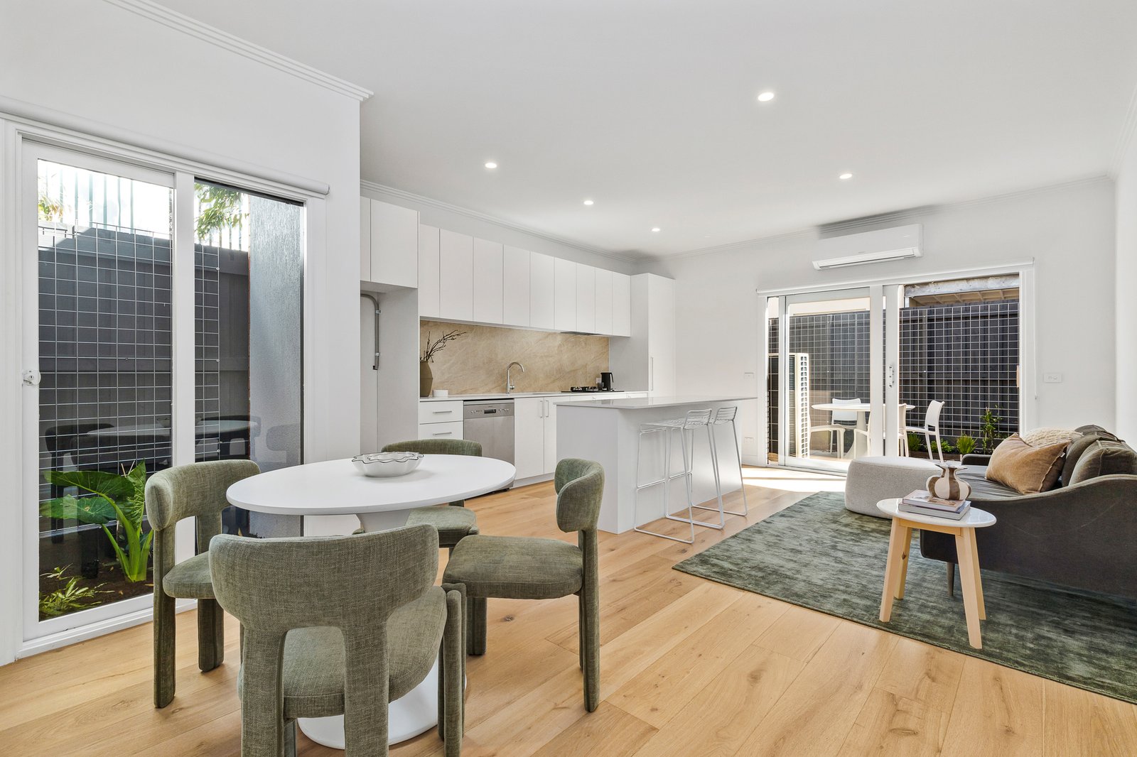Gallery: 1/227 Bay Street
