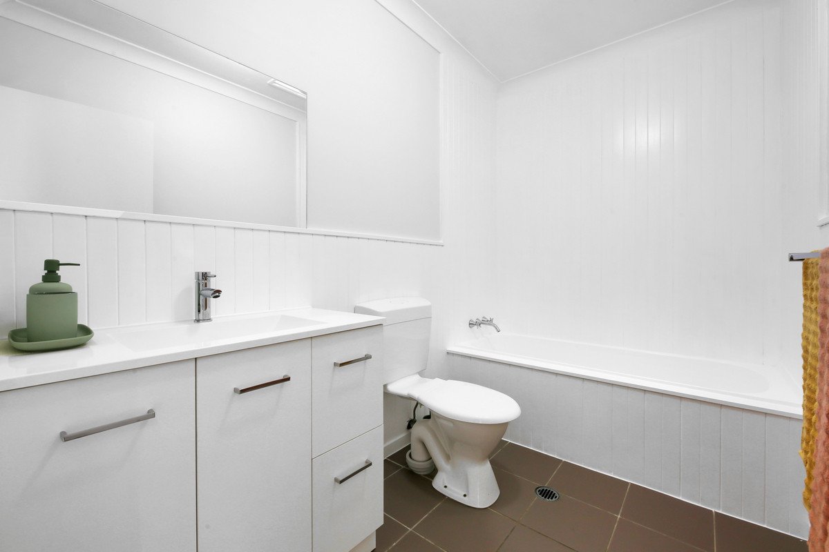 12/27 Eugenia Circuit Robina 18