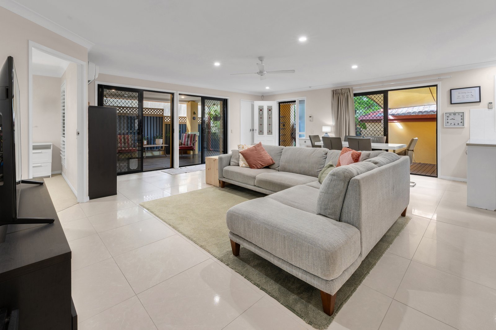 12/283 Cotlew Street West  ASHMORE 6