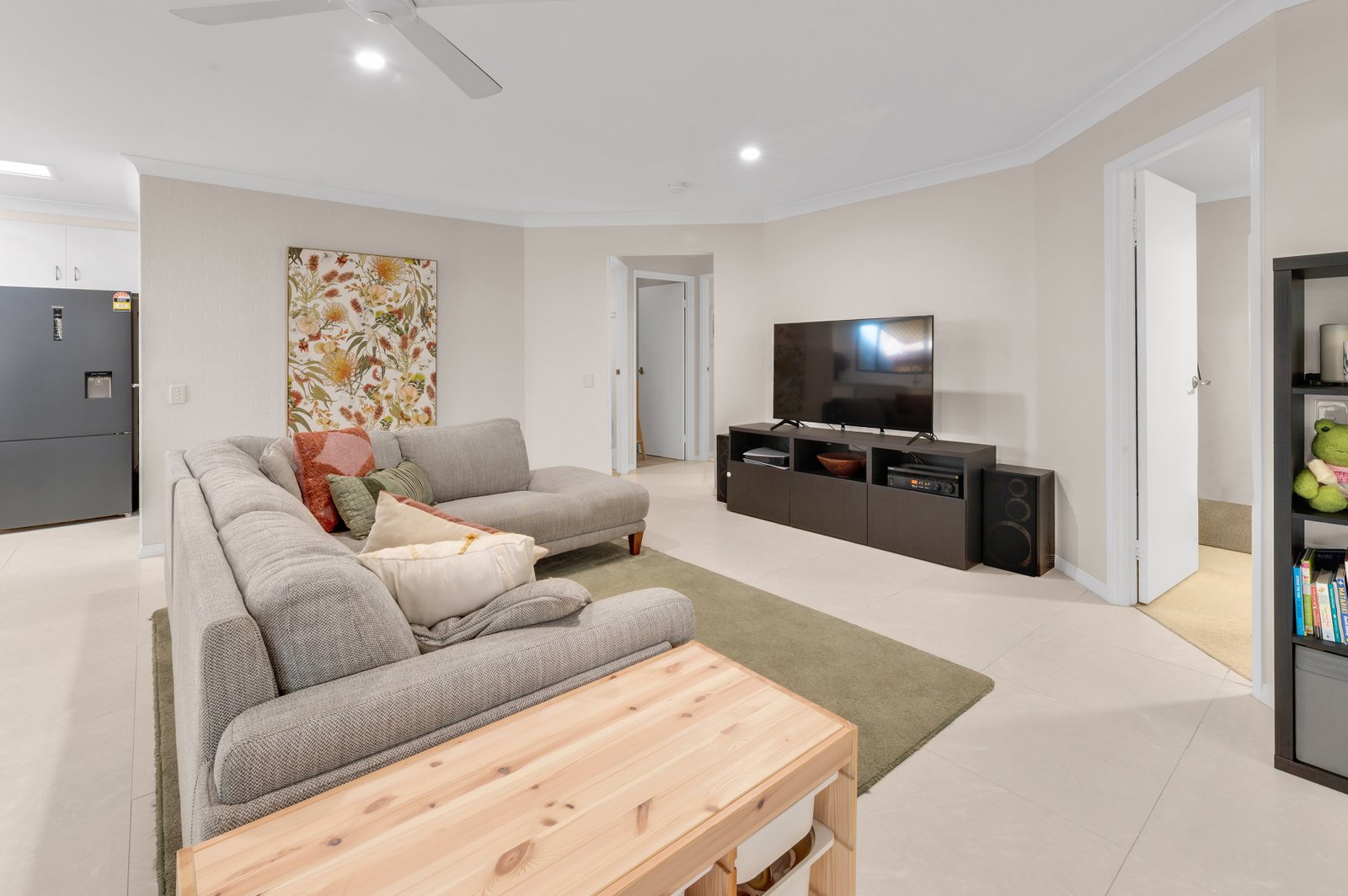 12/283 Cotlew Street West  ASHMORE 8