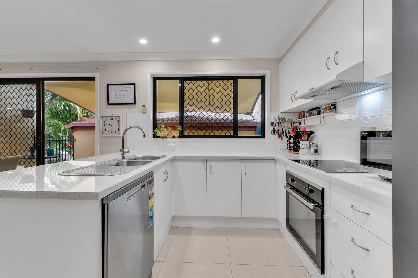 12/283 Cotlew Street West  ASHMORE 11