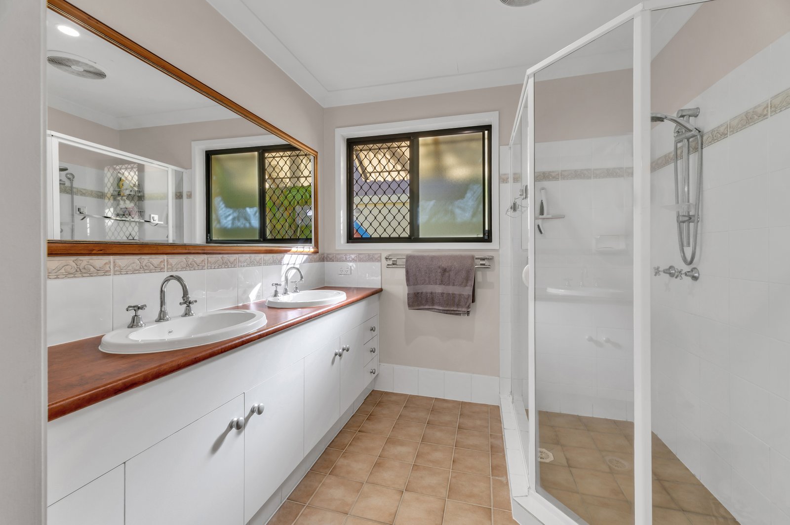 12/283 Cotlew Street West  ASHMORE 13