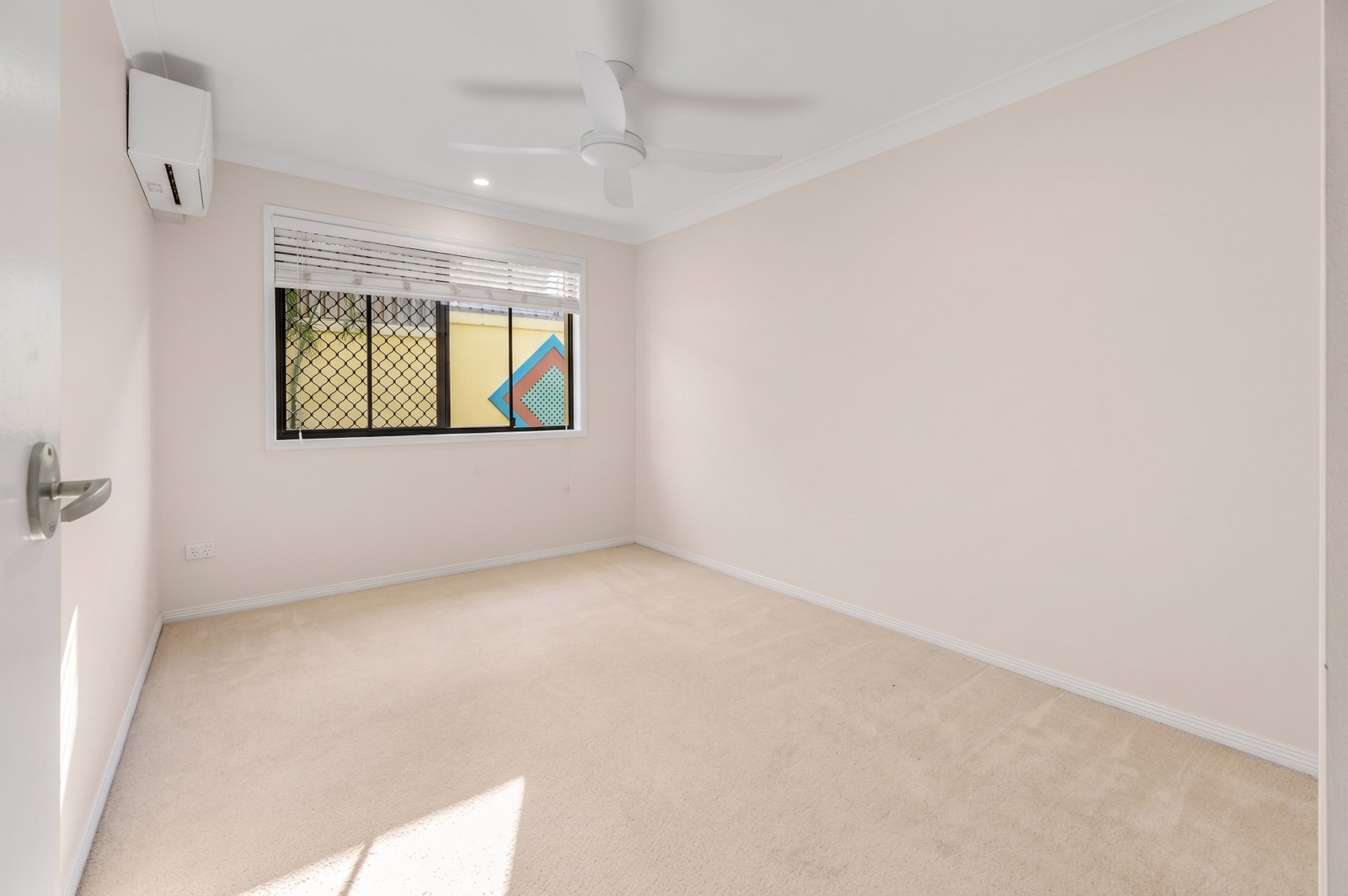 12/283 Cotlew Street West  ASHMORE 15