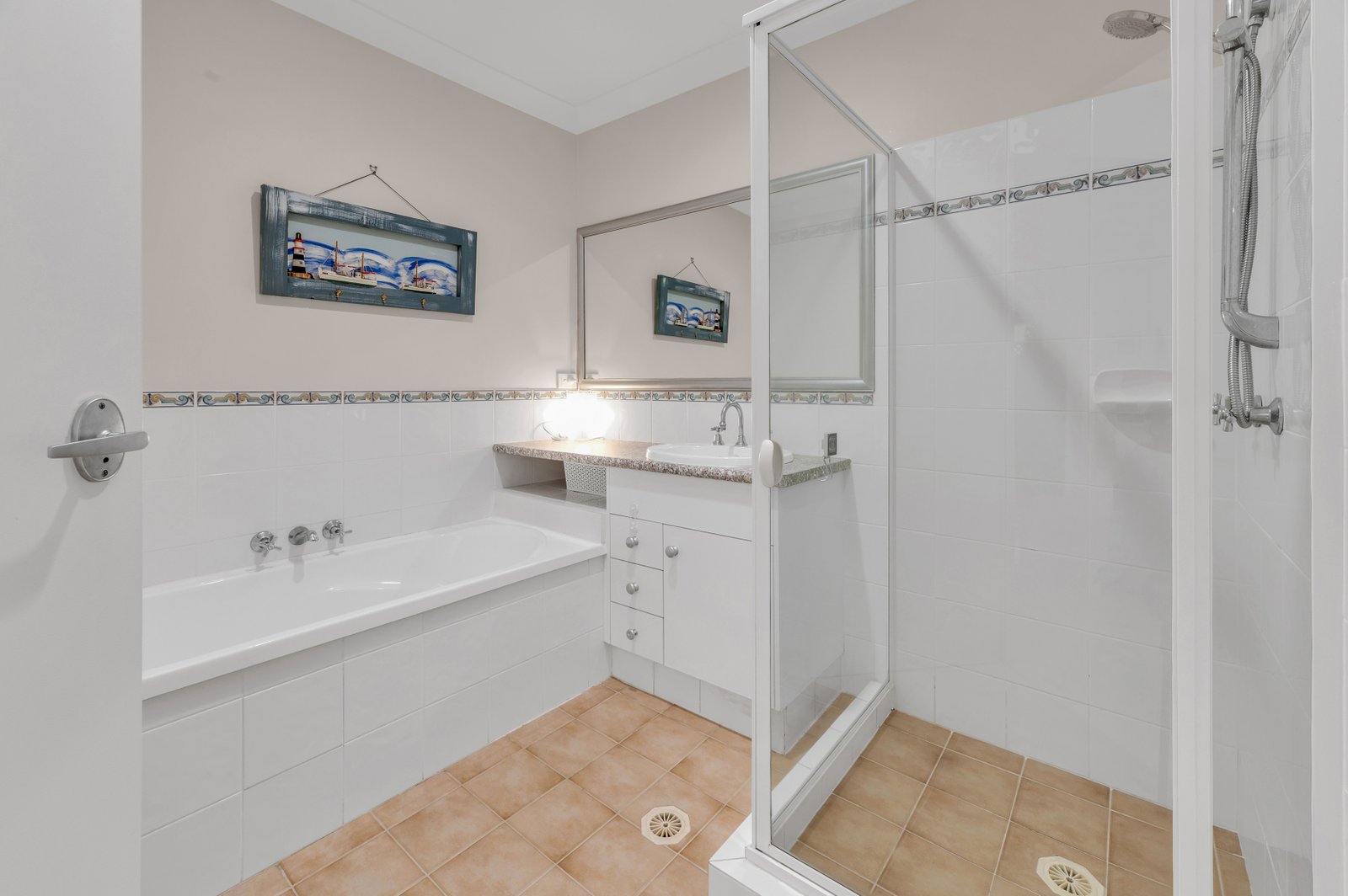 12/283 Cotlew Street West  ASHMORE 16