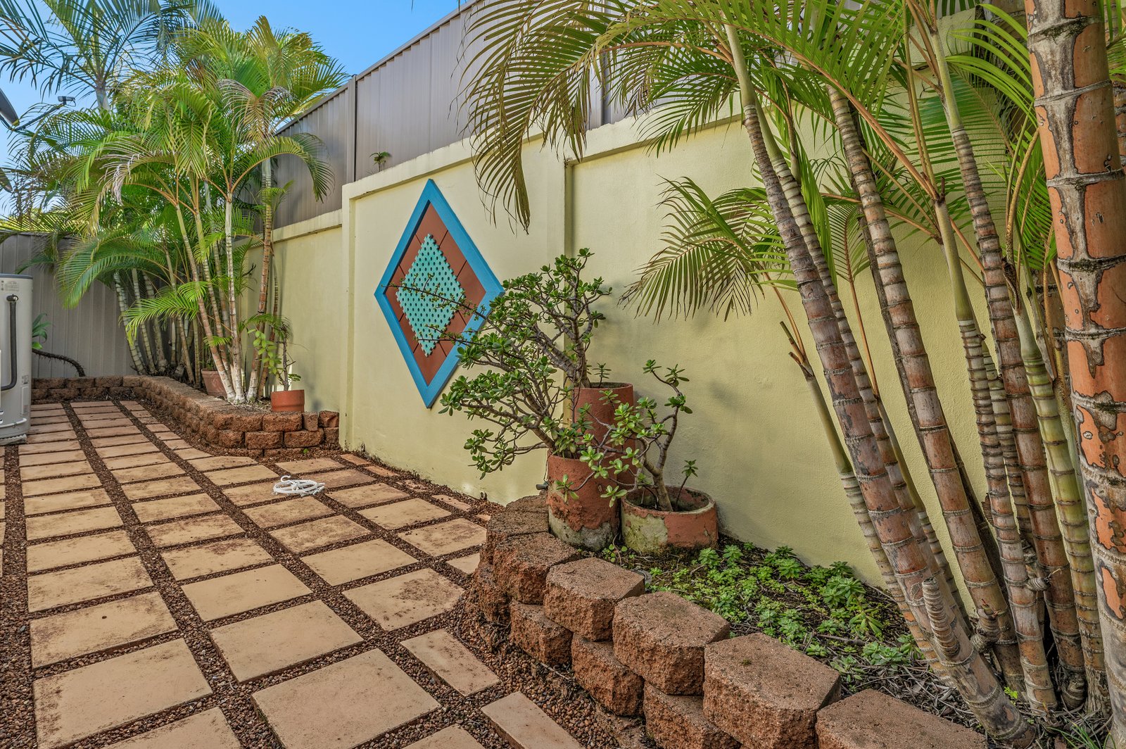 12/283 Cotlew Street West  ASHMORE 19