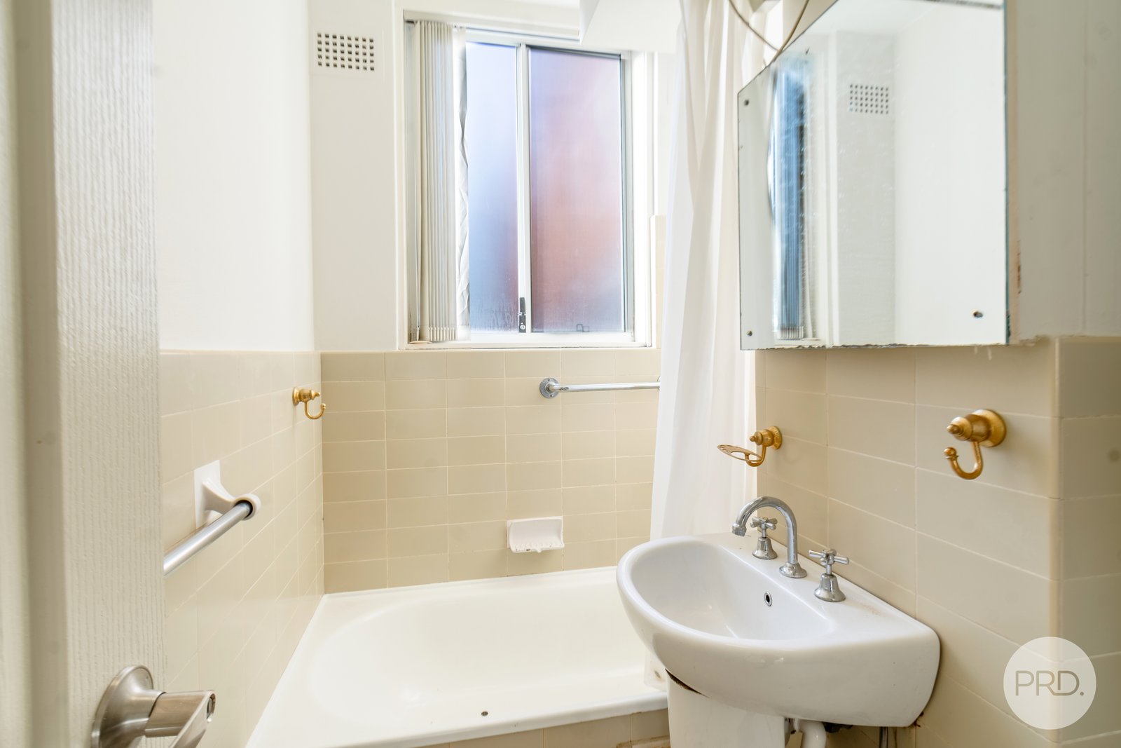 1/229-231 King Georges Road ROSELANDS 2