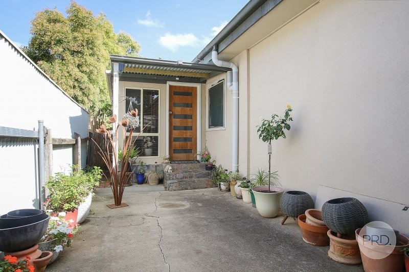 1&2/297 Gulpha Street NORTH ALBURY 11