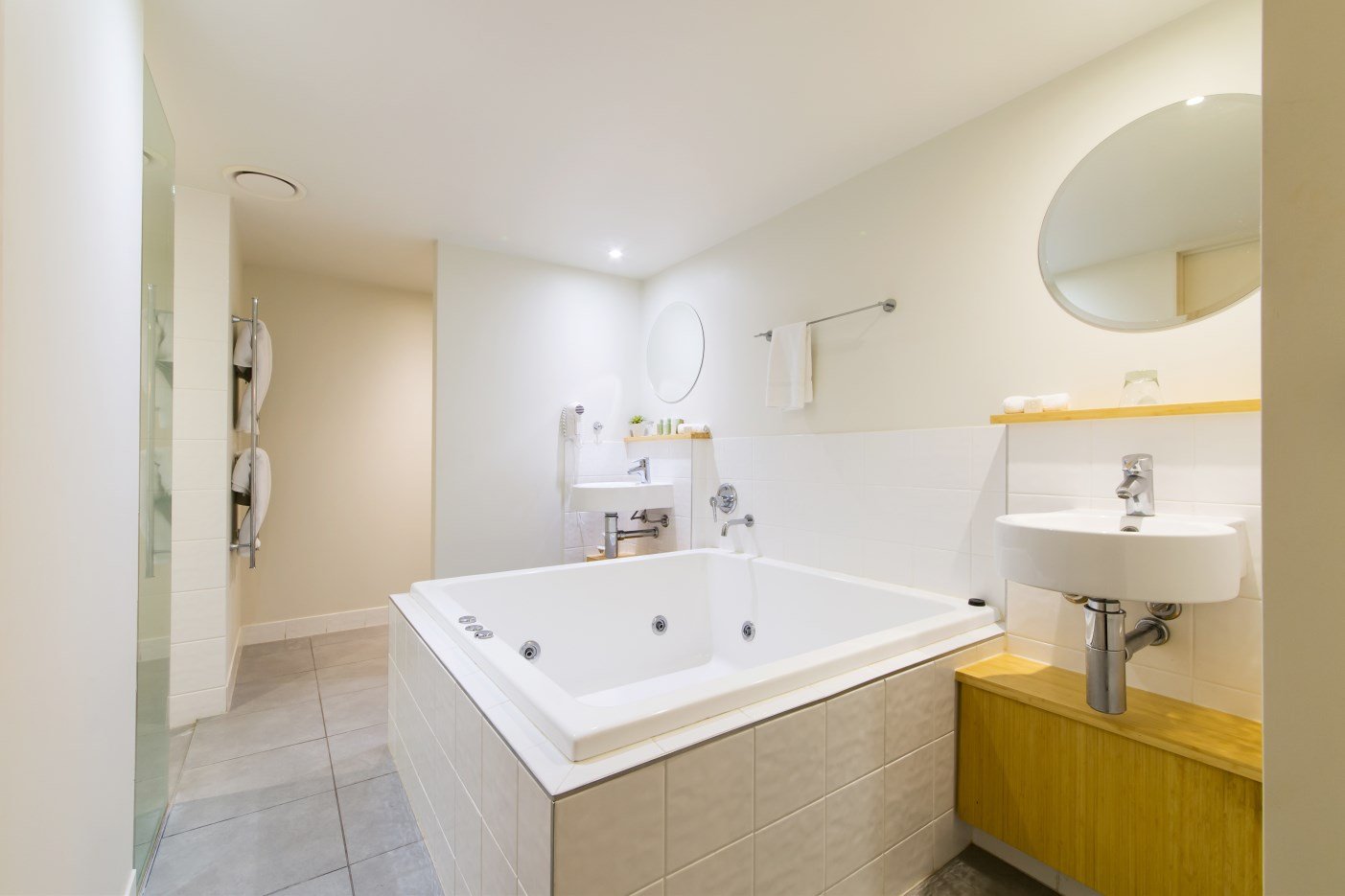 122/9A Hermitage Drive AIRLIE BEACH 14