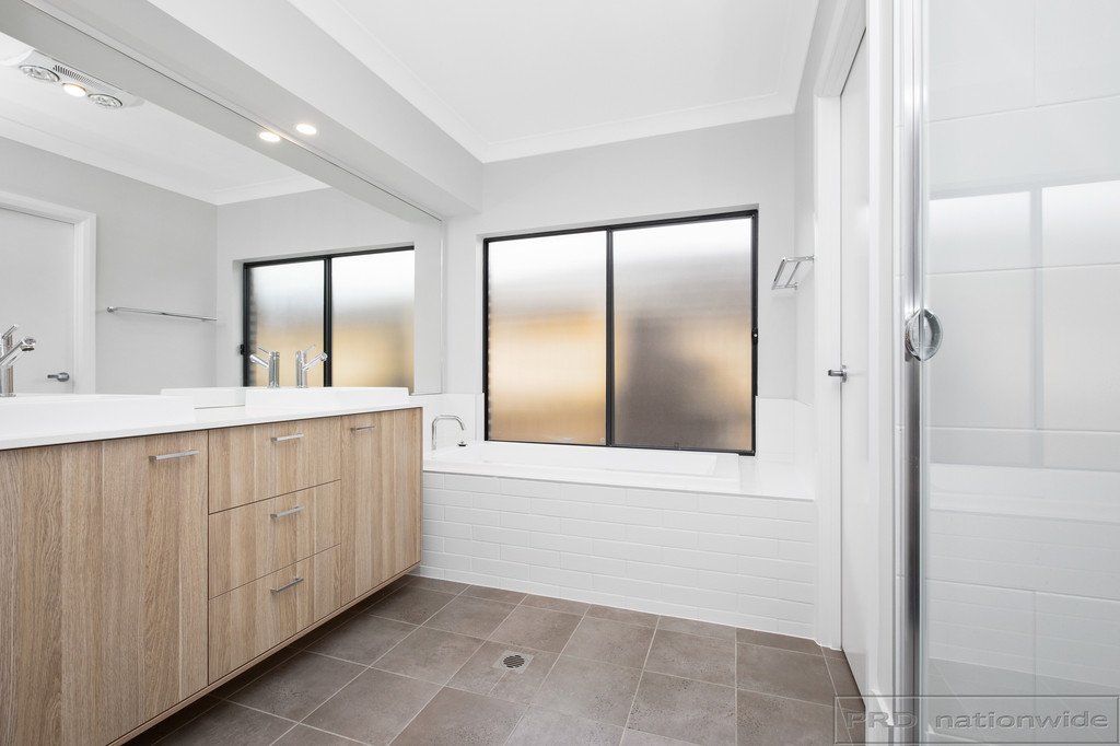 123 Billabong Parade CHISHOLM 16