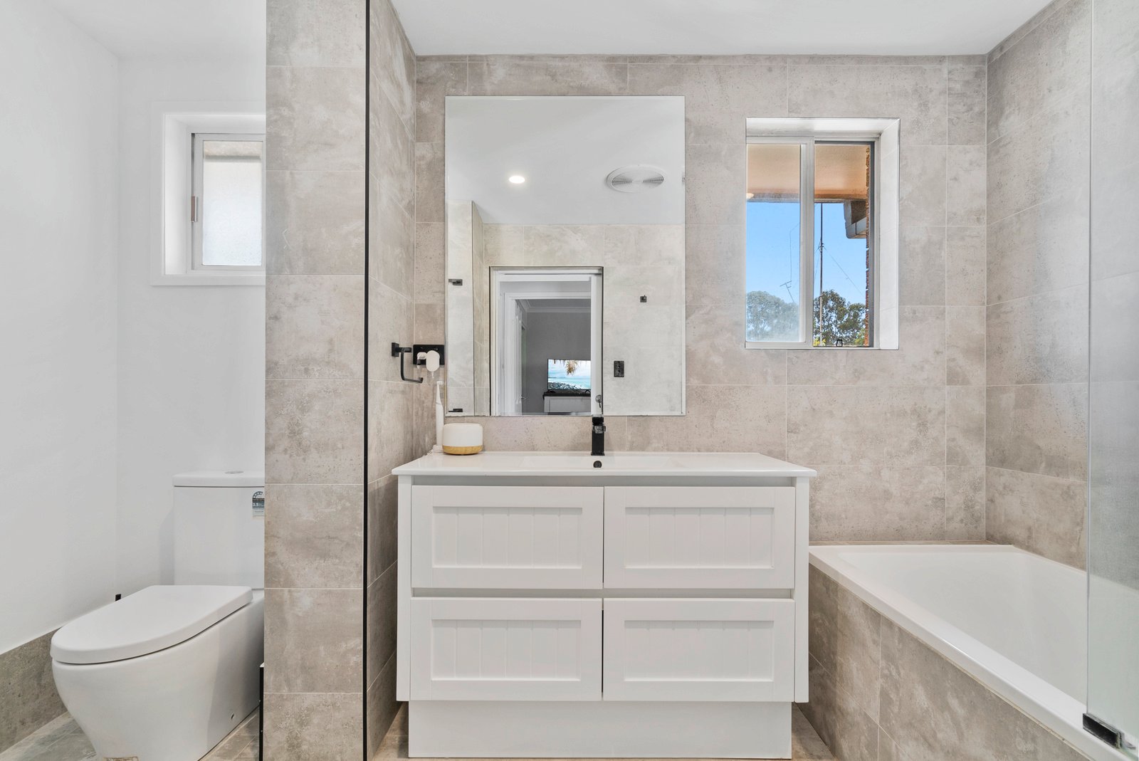 1/23 Blue Waters Crescent TWEED HEADS WEST 5