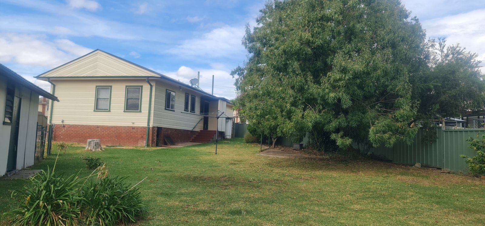 123 Broughton Street TUMUT 9