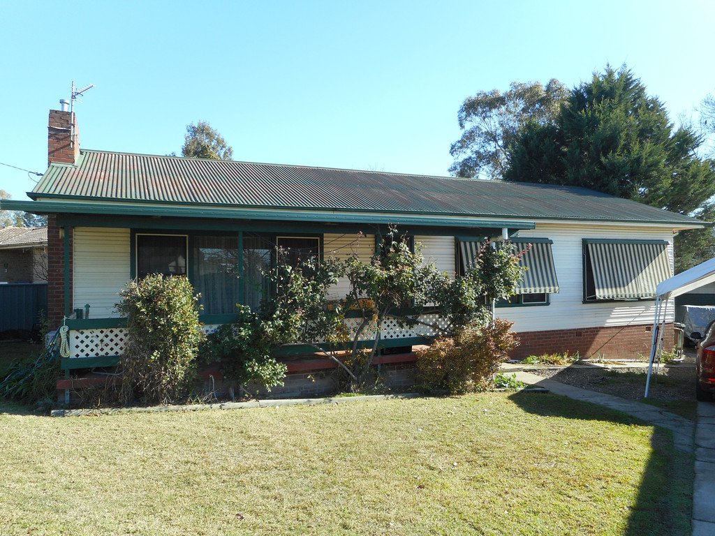 123 Broughton Street TUMUT 6
