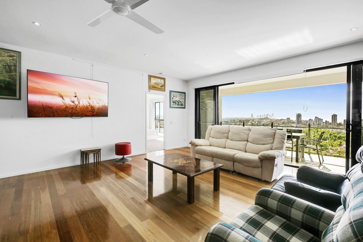 123 George Street West  Burleigh Heads 13