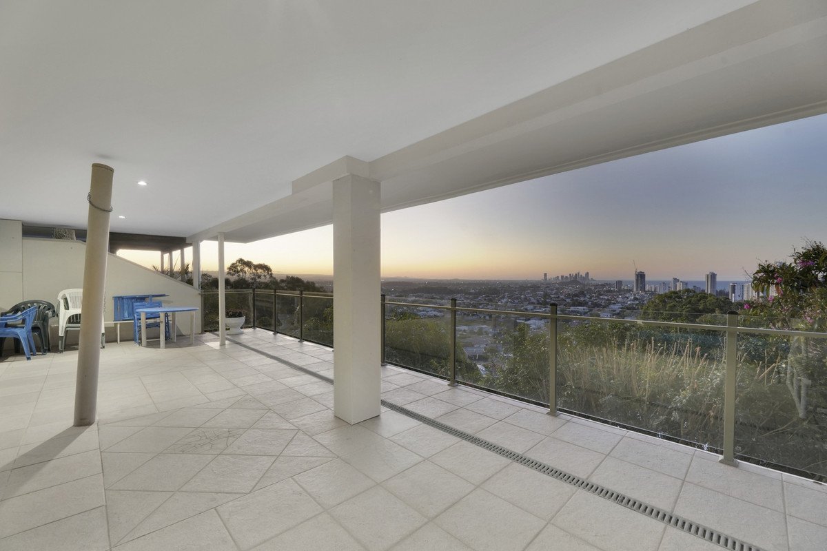 123 George Street West  Burleigh Heads 18