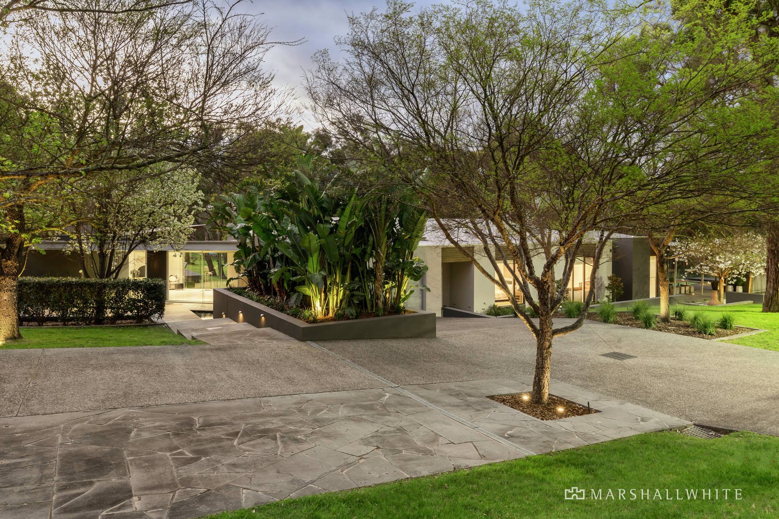 123 Knees Road, Park Orchards, VIC