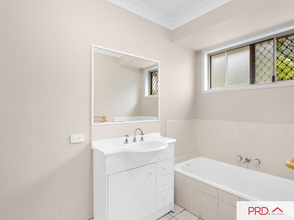 1/23 Mojave Drive Burleigh Waters 9