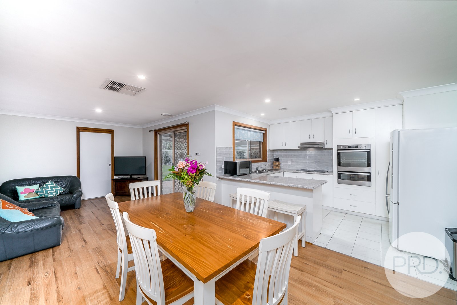 123 Undurra Drive GLENFIELD PARK 3