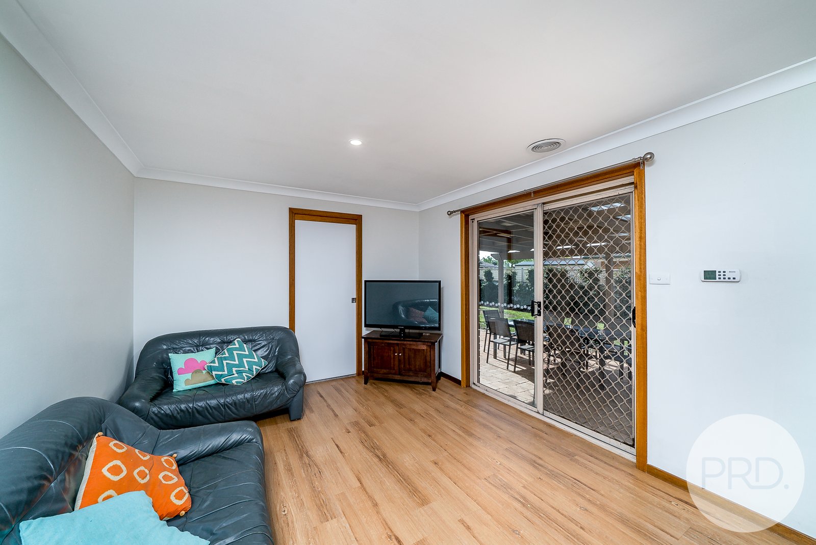 123 Undurra Drive GLENFIELD PARK 6