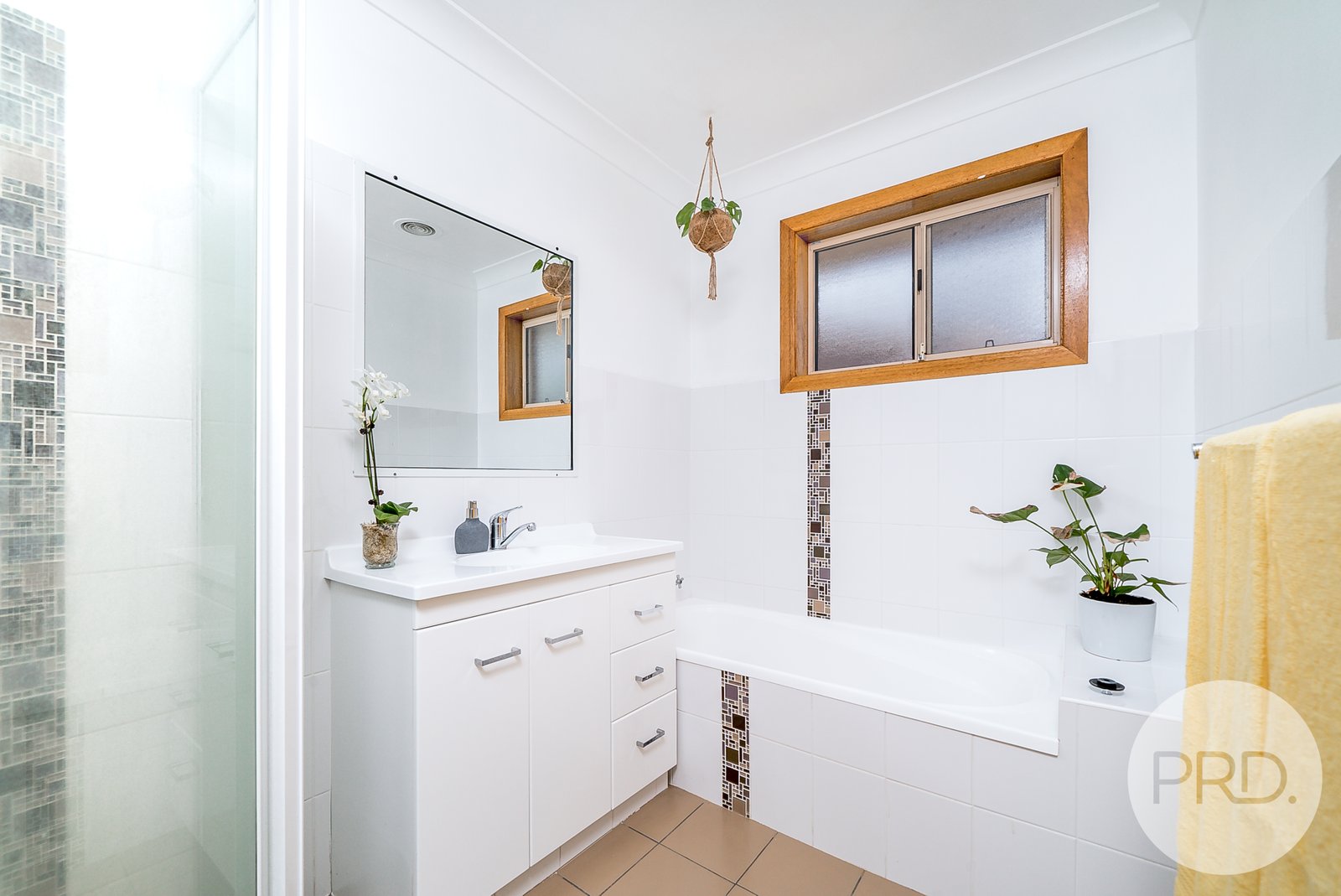 123 Undurra Drive GLENFIELD PARK 11