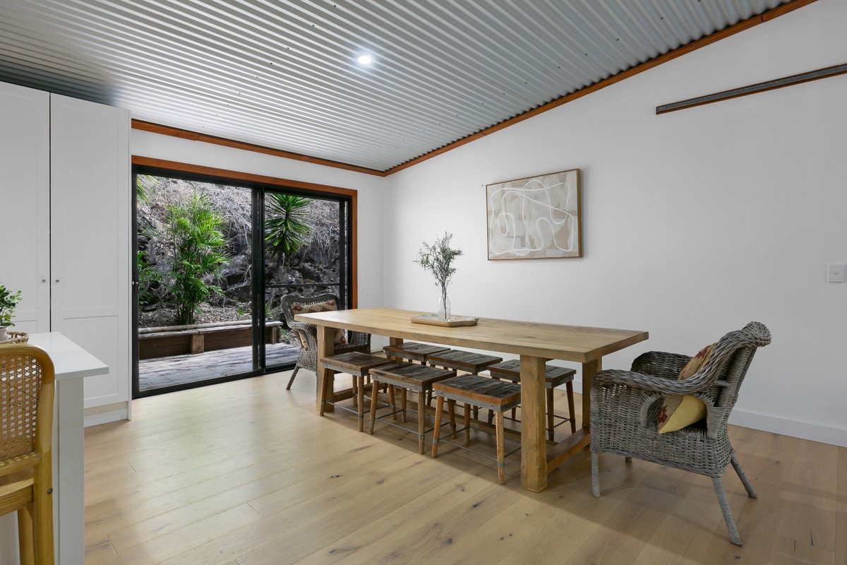 123 Valley Drive Tallebudgera 6