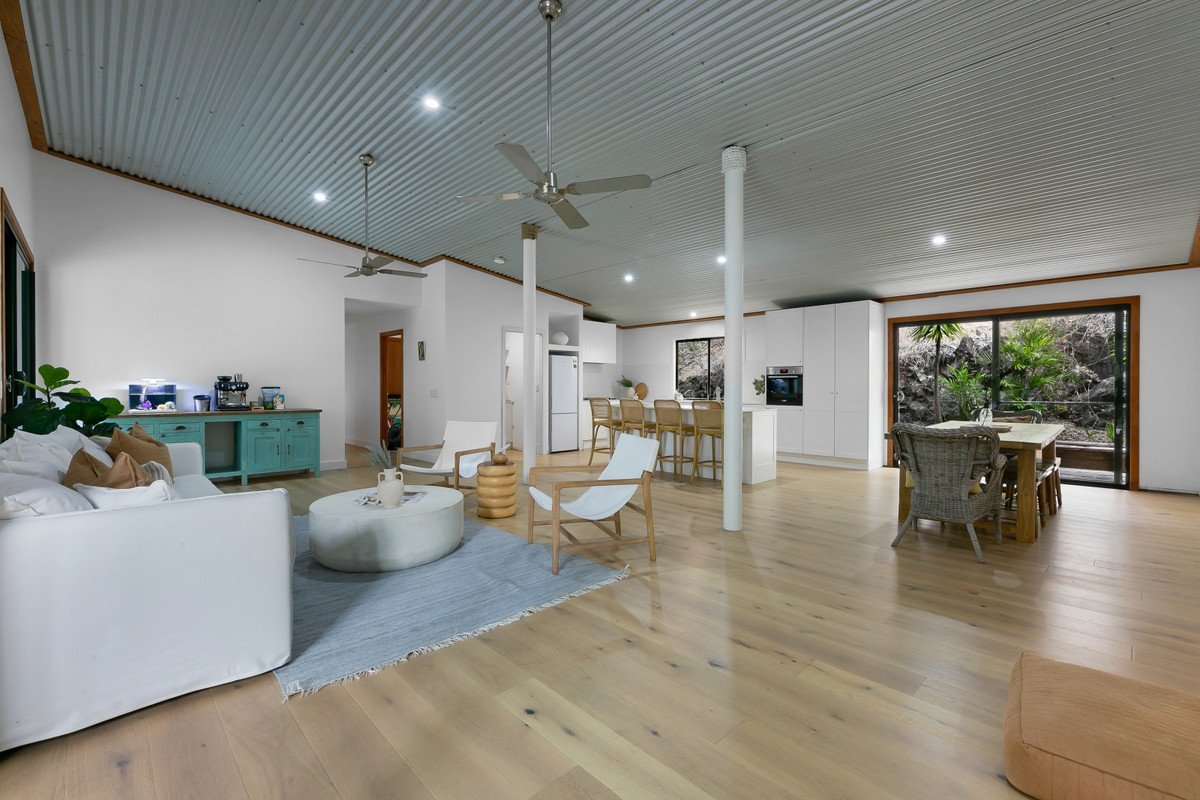 123 Valley Drive Tallebudgera 9