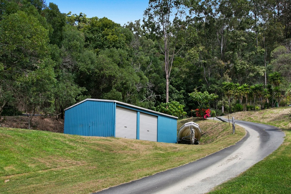 123 Valley Drive Tallebudgera 32
