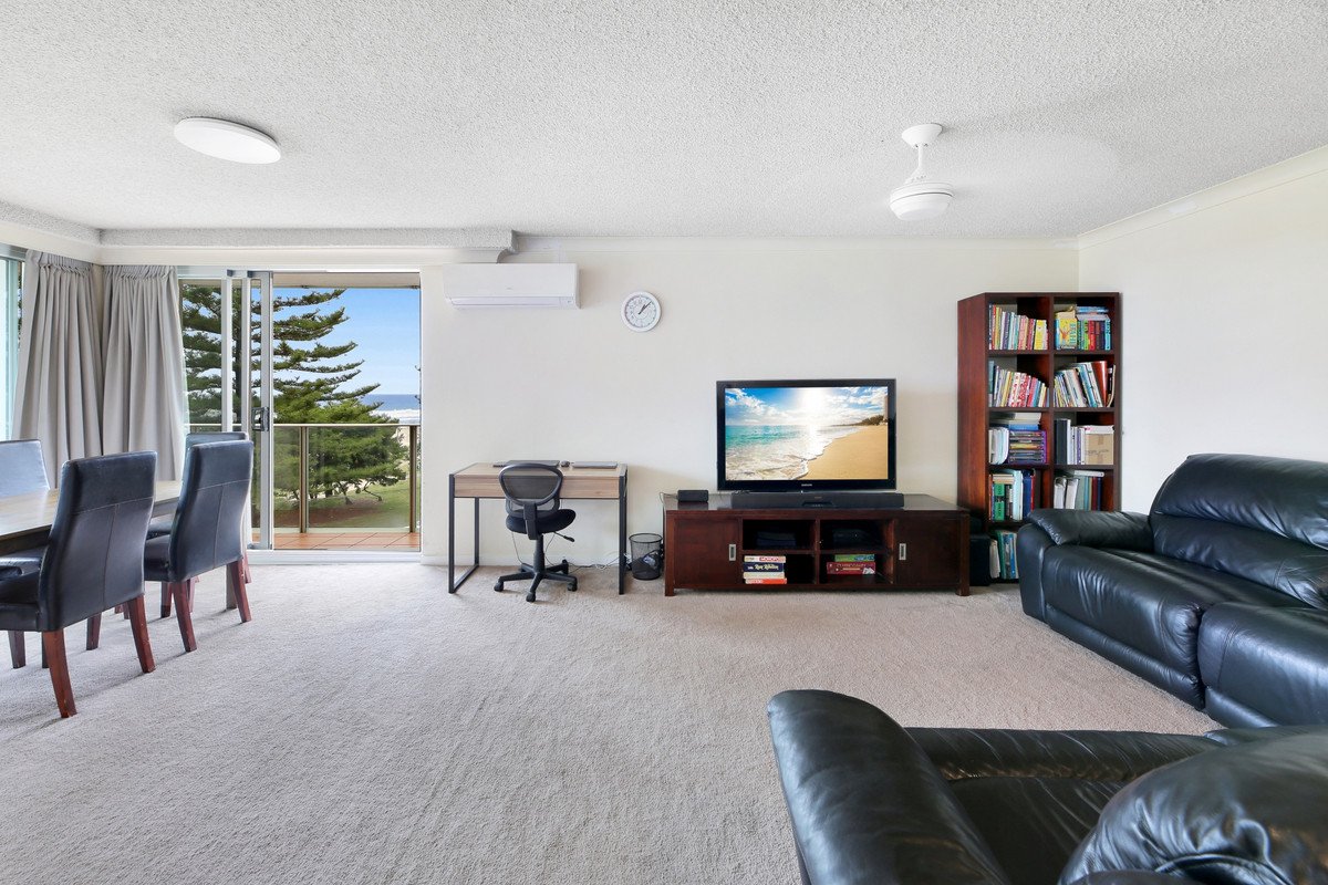 12/30-40 The Esplanade Burleigh Heads 3
