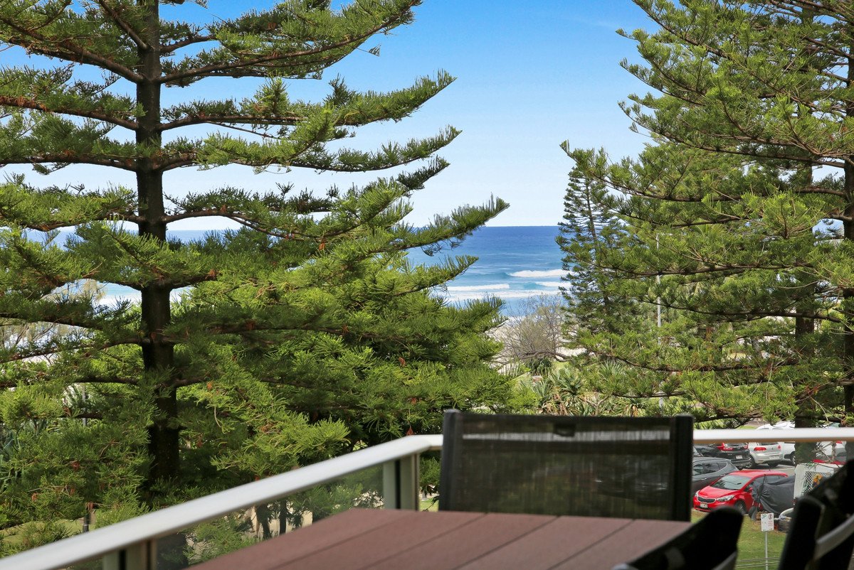 12/30-40 The Esplanade Burleigh Heads 4