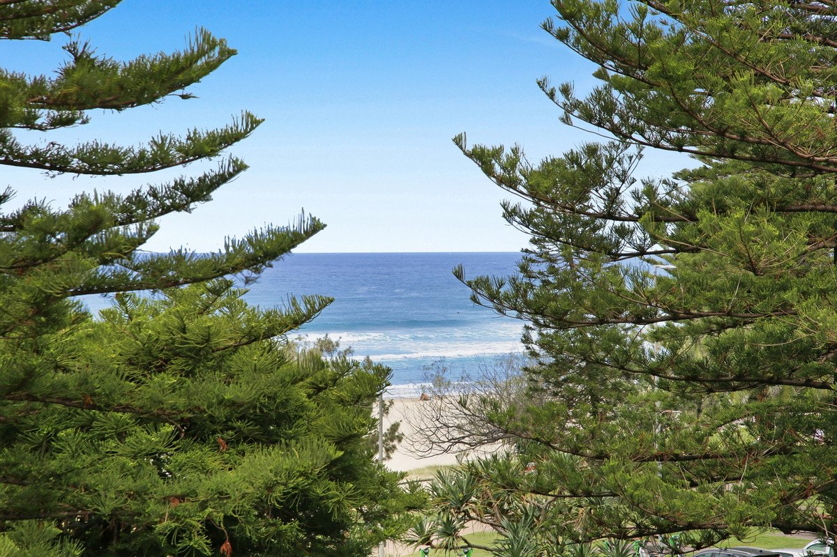 12/30-40 The Esplanade Burleigh Heads 17