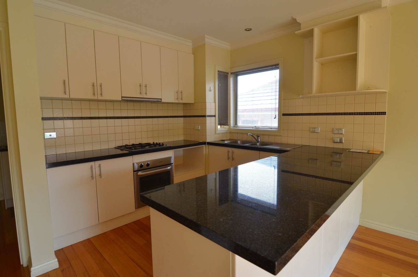 Gallery: 1/231 Mt Pleasant Road