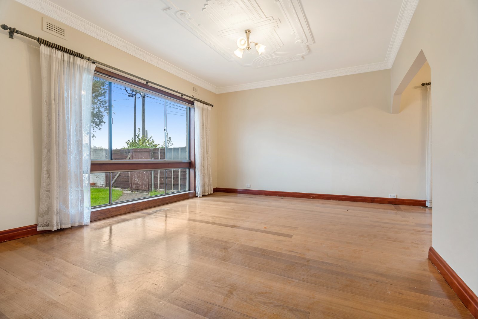 Gallery: 1/233 Warrigal Road