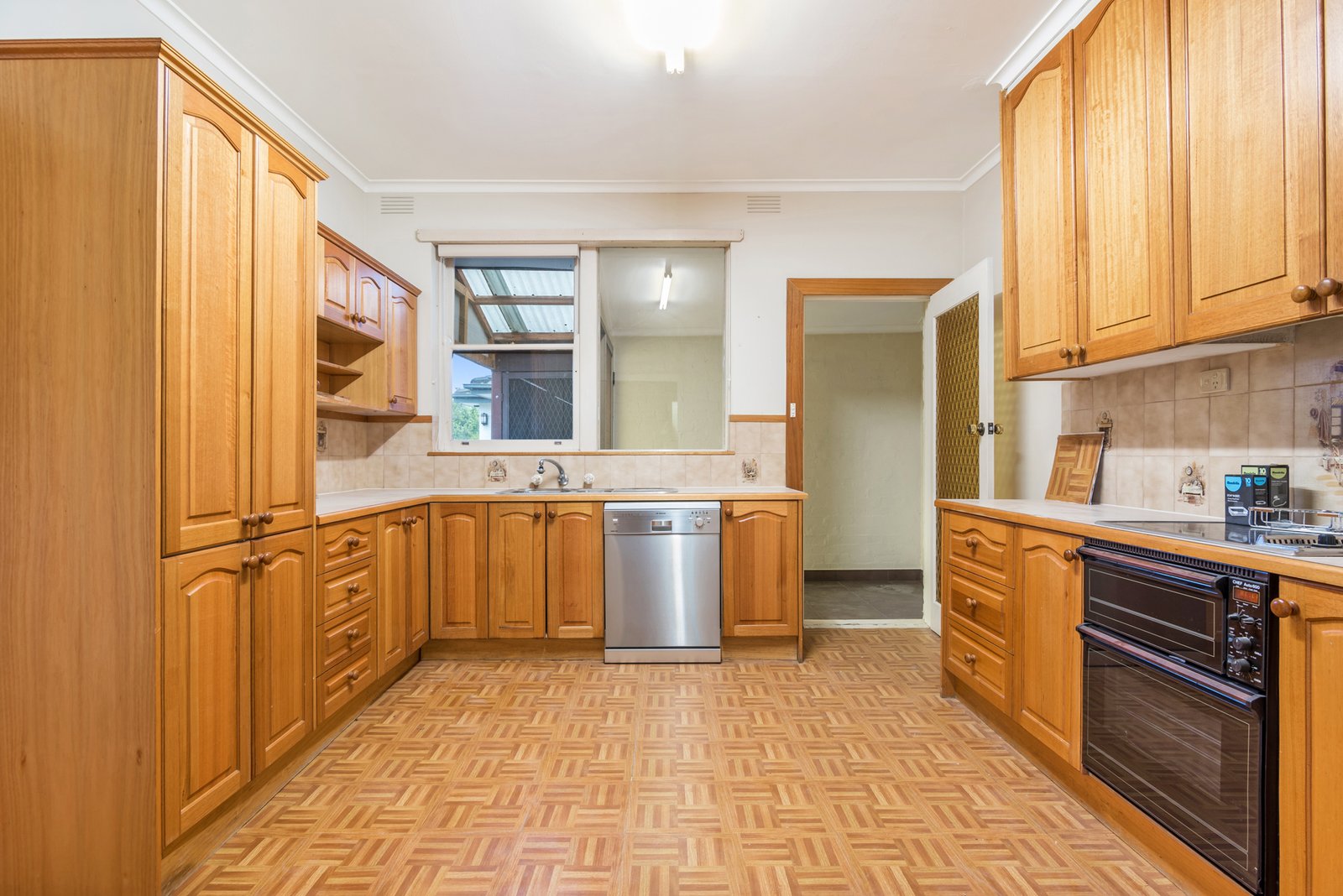 Gallery: 1/233 Warrigal Road