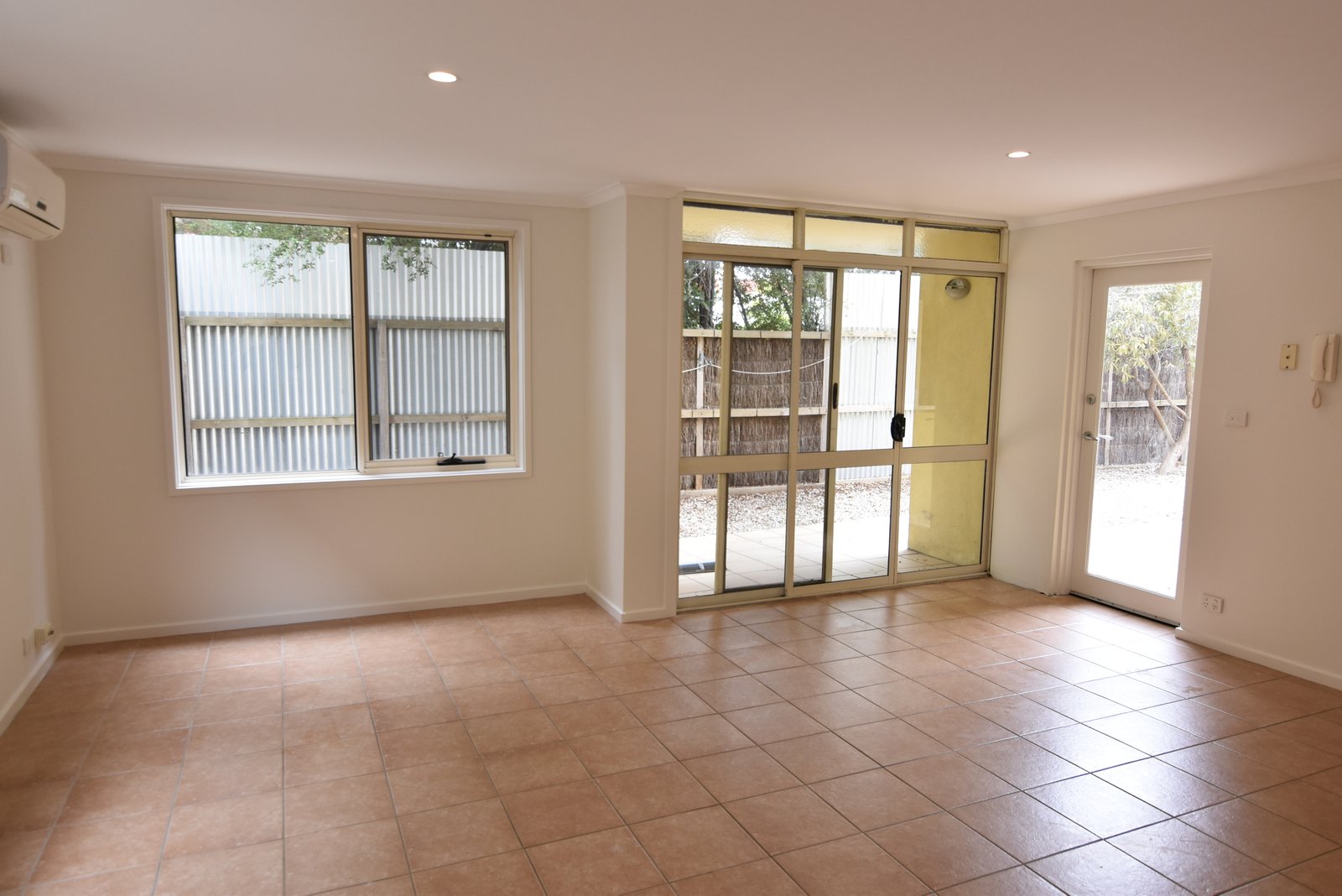 Gallery: 1/236 Malop Street