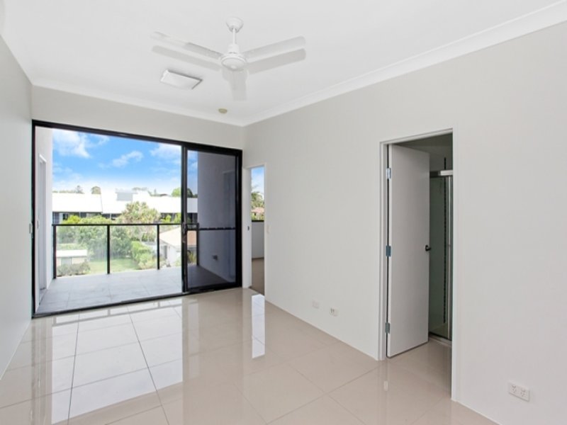 12/37 Central Street LABRADOR 4