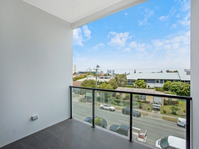 12/37 Central Street LABRADOR 5